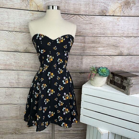 Dolce Vita Dresses & Skirts - Dolce Vita Women’s Strapless Sweetheart Black Geometric‎ Dress Size Small